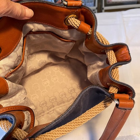 Michael Kors Marina Large Canvas Bag - Picture 4 of 11